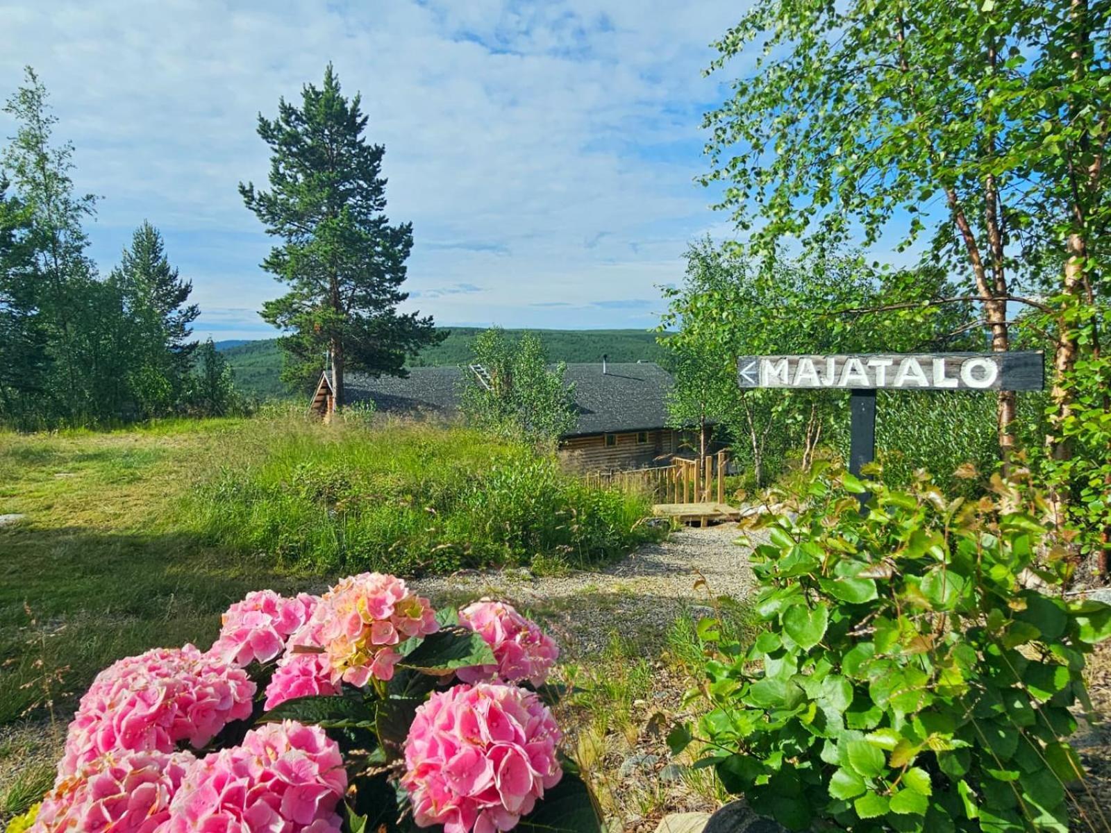 Manna Bb Hotel Karigasniemi Exterior photo